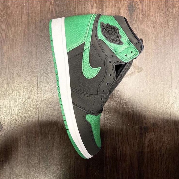 Jordan Shoes - Pine Greens 1s Jordan’s There Good Condition